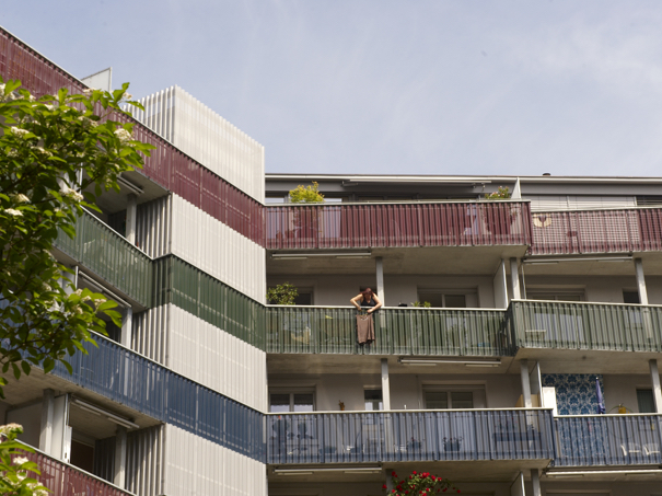 Quartier im Einklang: Balkone in der Genossenschaftssiedlung Himmelrich 2 der abl, Luzern