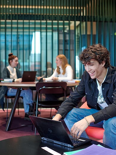 Studieren am Departement Informatik der Hochschule Luzern. Bild: Franca Pedrazzetti / HSLU
