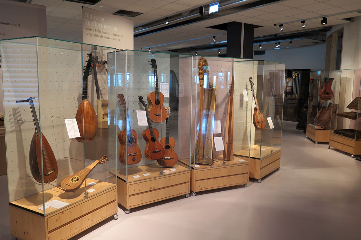 Das Haus der Instrumente beherbergt über 800 Musik-Instrumente.